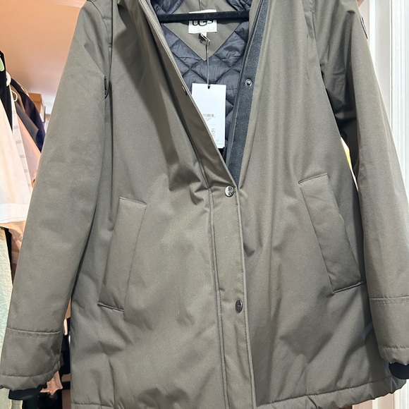 Ugg Bernice parka NWT olive green black interior & black fur on hood - Picture 4 of 16